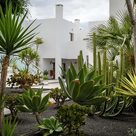 Lanzarote Village Hotel 4*