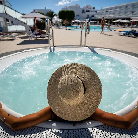 Lanzarote Village 4*