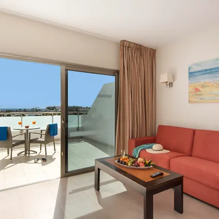 لانثاروتيه فيليدج