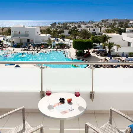 لانثاروتيه فيليدج