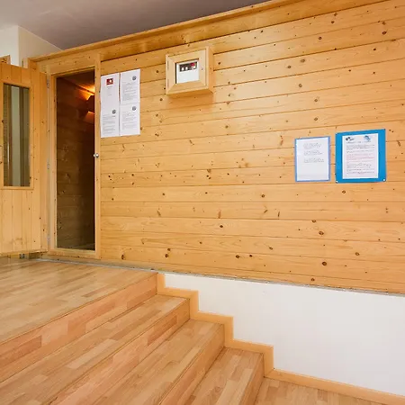 لانثاروتيه فيليدج فندق