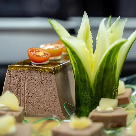 لانثاروتيه فيليدج