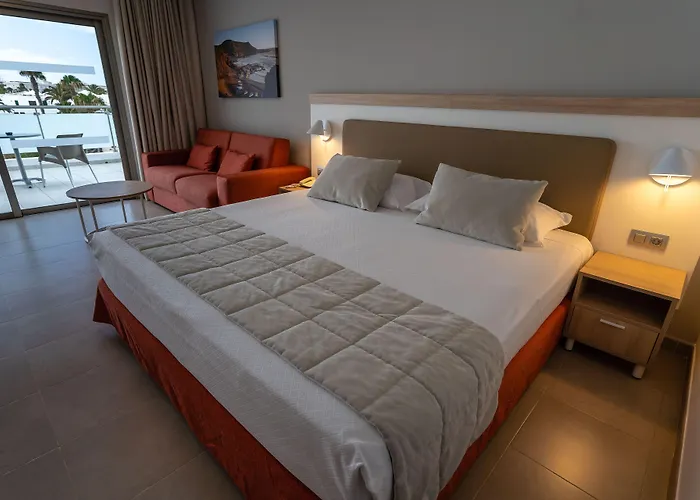 Готель Lanzarote Village