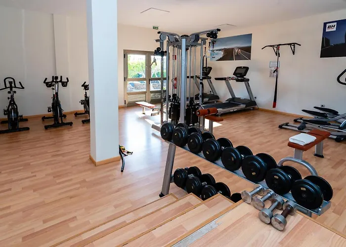 لانثاروتيه فيليدج فندق