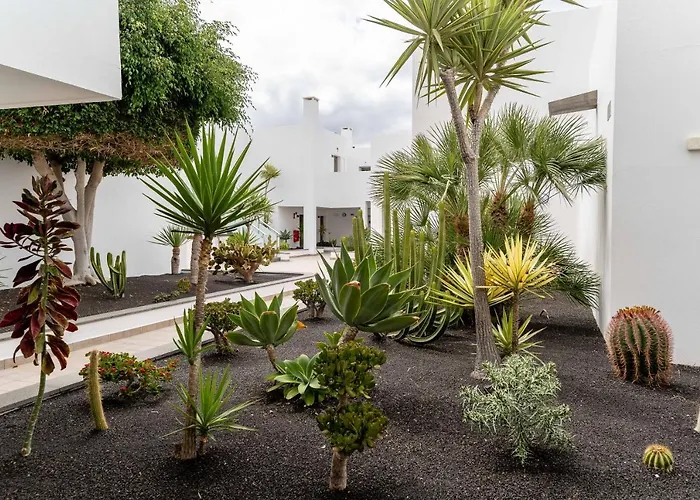 لانثاروتيه فيليدج 4*