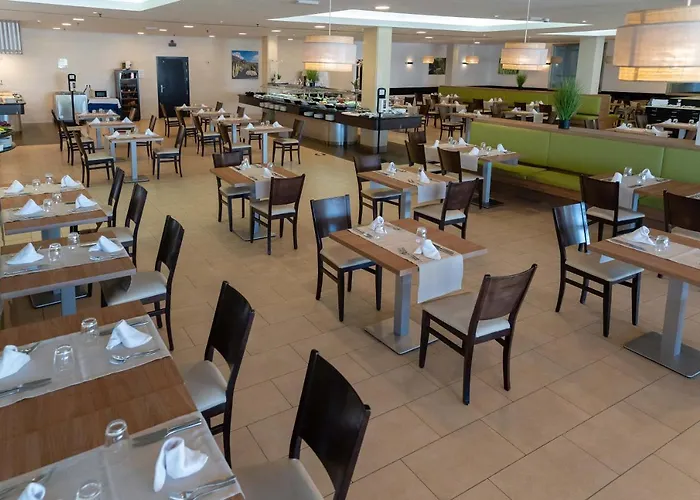 لانثاروتيه فيليدج 4*