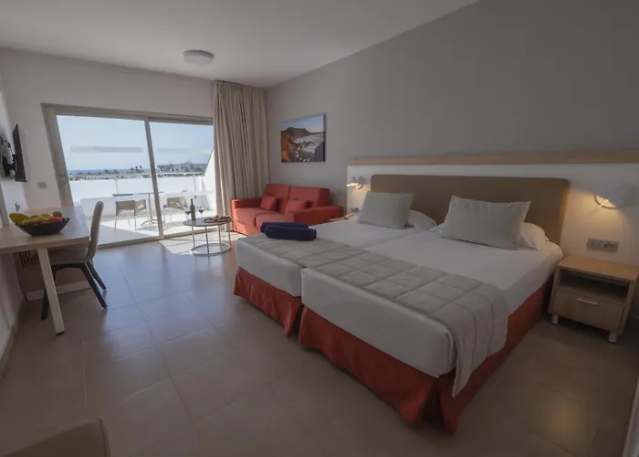 لانثاروتيه فيليدج 4*