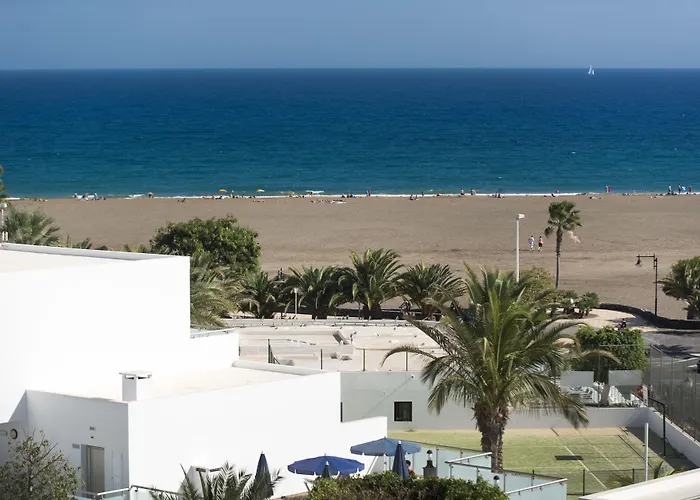 لانثاروتيه فيليدج فندق بويرتو ذيل كارمين