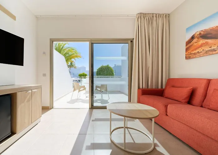 لانثاروتيه فيليدج