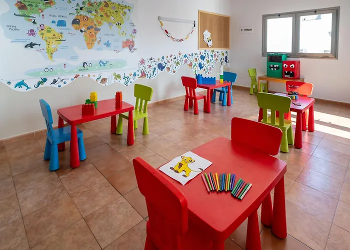 لانثاروتيه فيليدج فندق